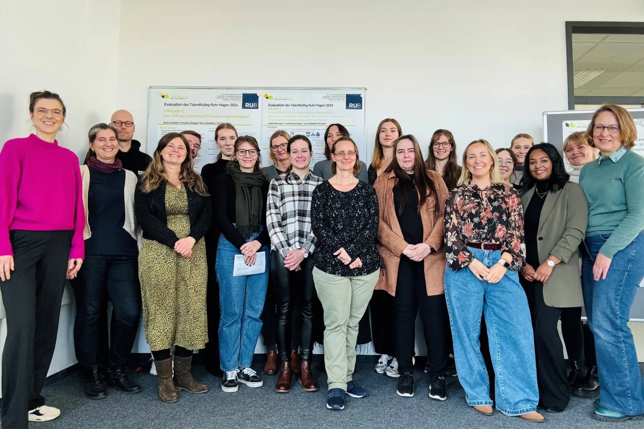 Gruppenbild, Namen siehe Bildunterschrift in der Infobox