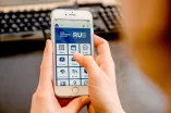 Handy mit der geöffneten RUB mobile-App