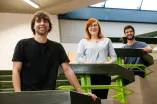 Studenten auf Stufen
