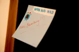 Merkzettel mit der Aufschrift Online-Bewerbung!