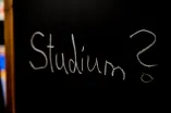 Das Wort "Studium?" auf einer Kreidetafel