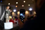 Handydisplay, darauf ist die Bühne zu sehen