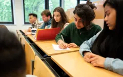 Studierende im Hörsaal