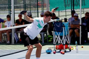 Foto: Ein Diskuswerfer beim Wettkampf vor Publikum