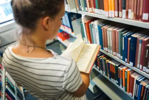 Facharbeitenbetreuung: Dr. Hans Riegel-Fachpreise