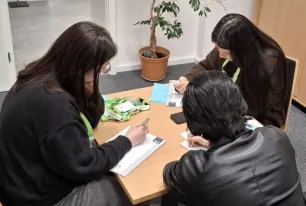 Talente schreiben ihre Ideen auf