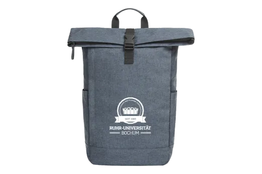 Das Bild zeigt einen Rucksack mit aufgedruckem Emblem, das das Audimax zeigt und dem Schriftzug „Ruhr-Universität Bochum seit 1965“