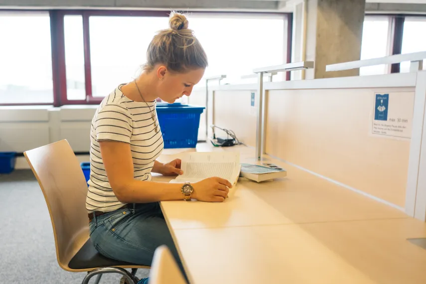Lernen in der Bibliothek