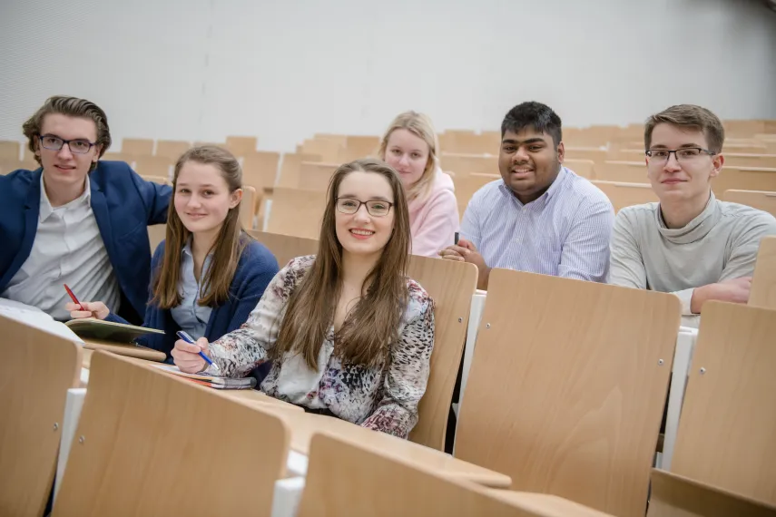 Schüler im Hörsaal