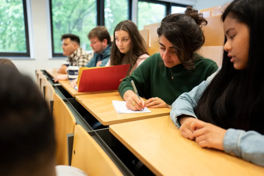 Studierende im Hörsaal
