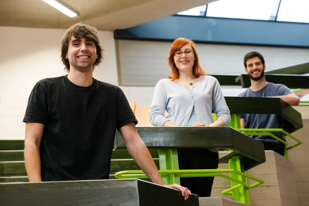 Studenten auf Stufen