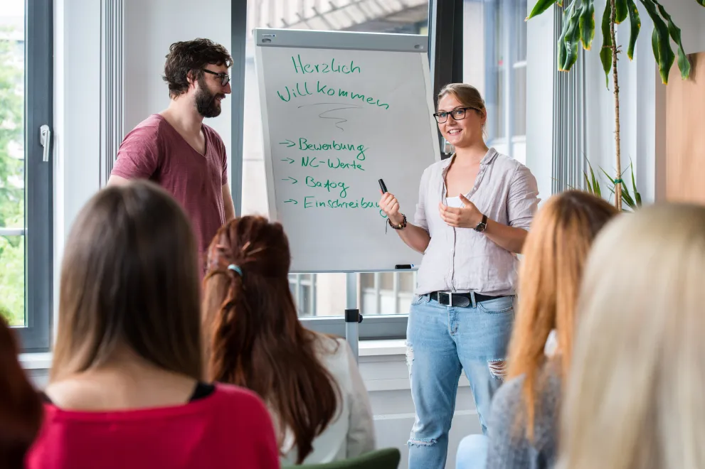 RUB-Guides erklären Schülern die wichtigsten Studienthemen.