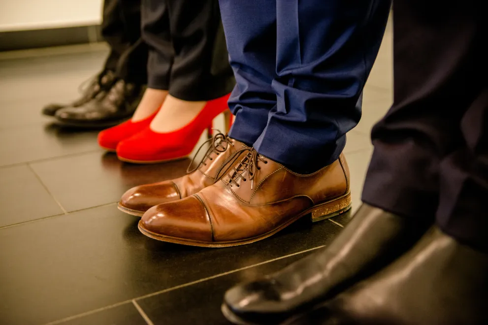 Schuhe in Reih und Glied