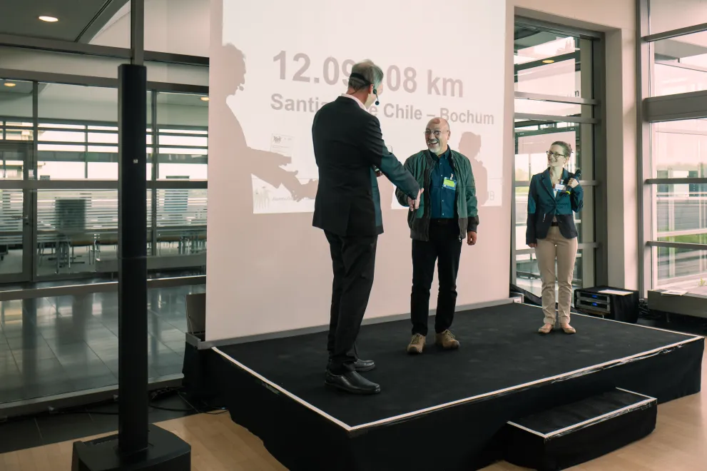  Silberner Promotionsfeier 2019: Den Preis für die weiteste Anreise erhielt Prof. Dr. Barrera Salas aus Santiago de Chile