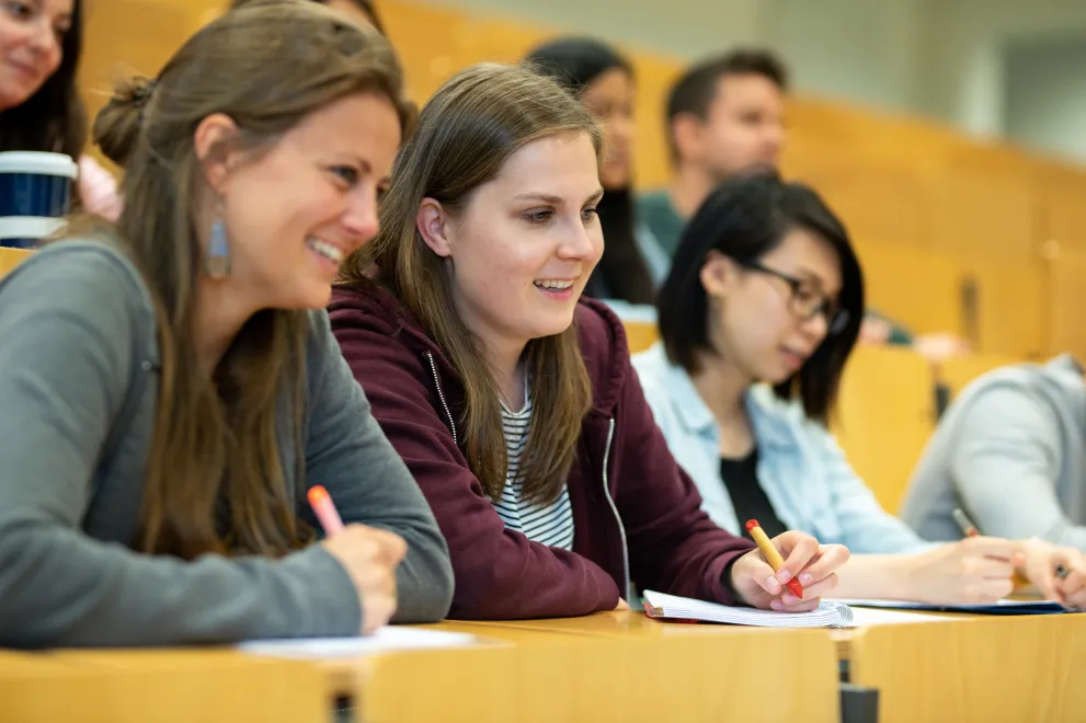 Studierende im Hörsaal