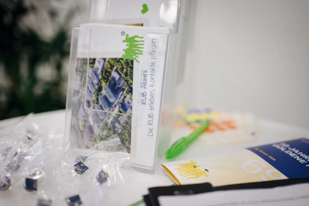 Goldene Promotion_Alumni_Karten