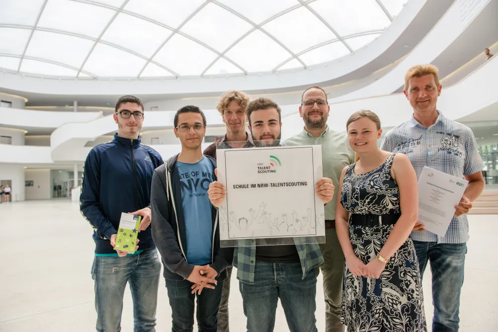 Vertragsunterzeichnung Neues Gymnasium Bochum 