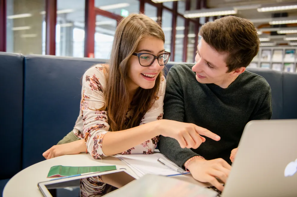 studium_und_lehre_km-359_lernen_gruppe