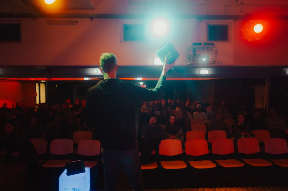 Rückansicht einer Bühnensituation