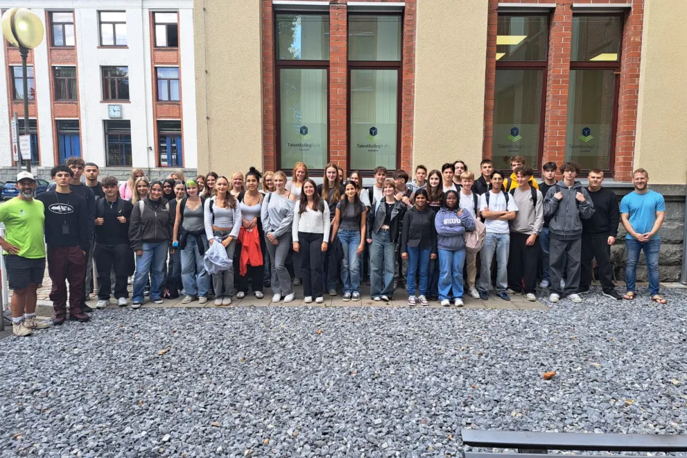 Das Gruppenbild zeigt Schüler*innen der EF des Christian-Rohlfs Gymnasiums 